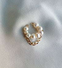 Earcuff perla cultivada con cadena